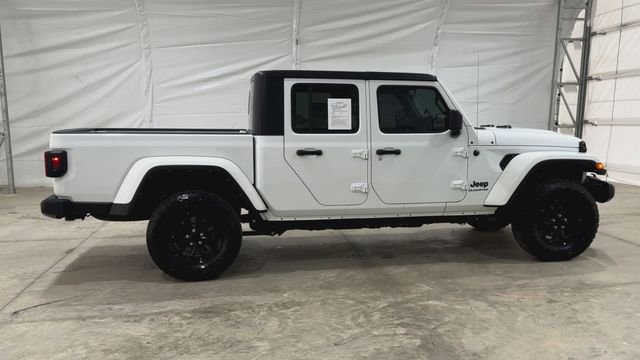 Used 2022 Jeep Gladiator Sport image 9