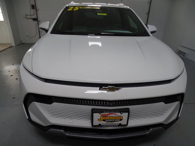 Used 2025 Chevrolet Equinox EV LT image 24