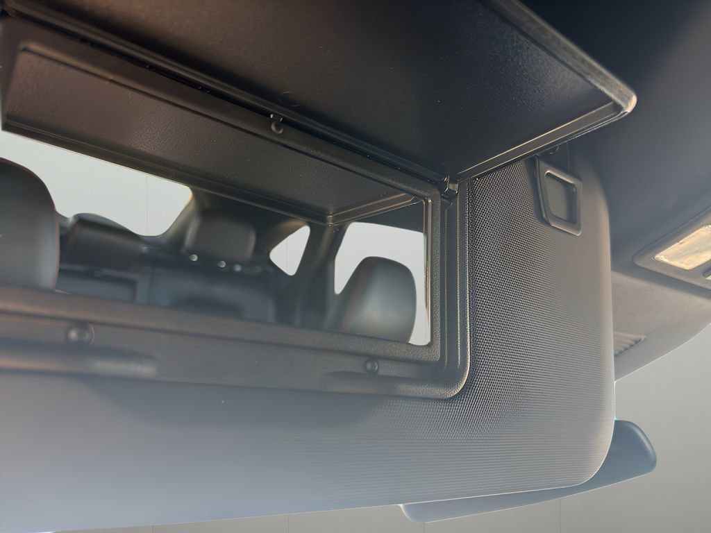 Used 2025 Ford Escape ST-Line image 30