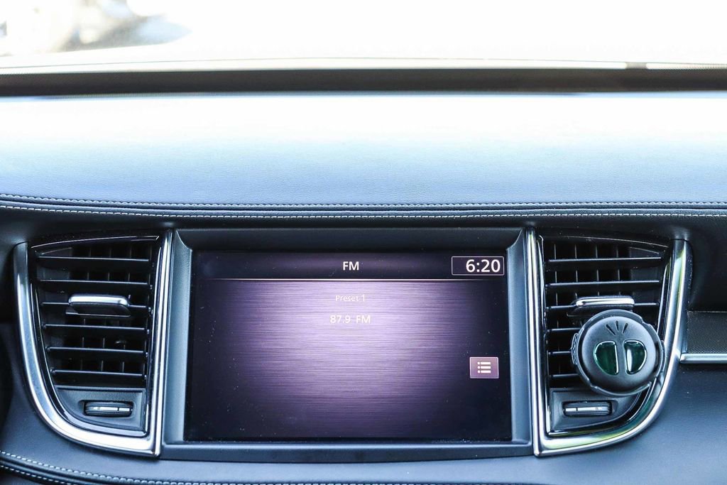 Used 2022 INFINITI QX50 Luxe w/ Appearance Package image 16