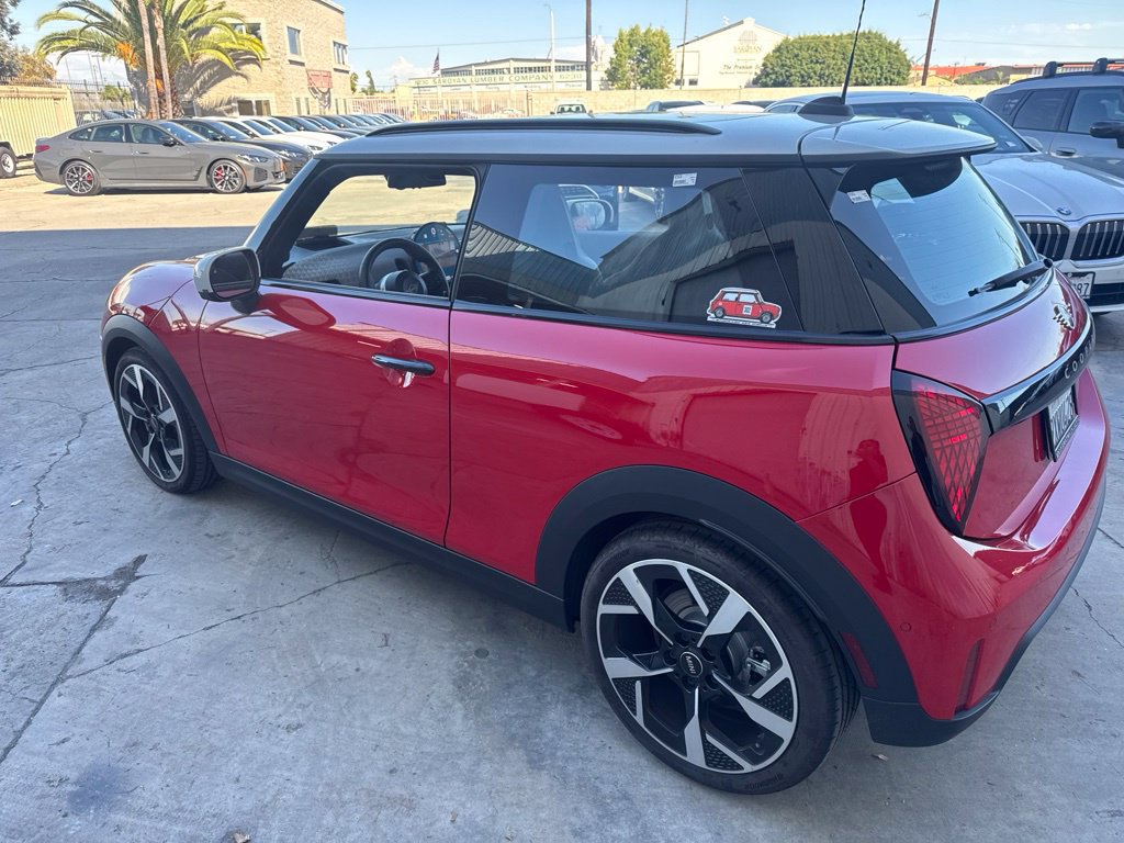 Used 2026 MINI Cooper 2-Door Hardtop FWD image 5