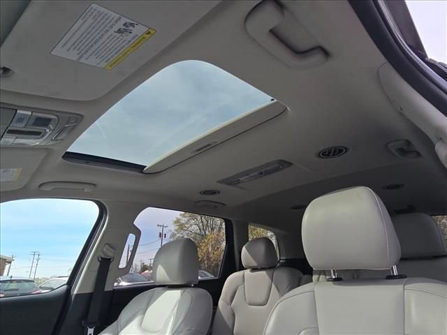 Used 2021 Kia Telluride S image 12