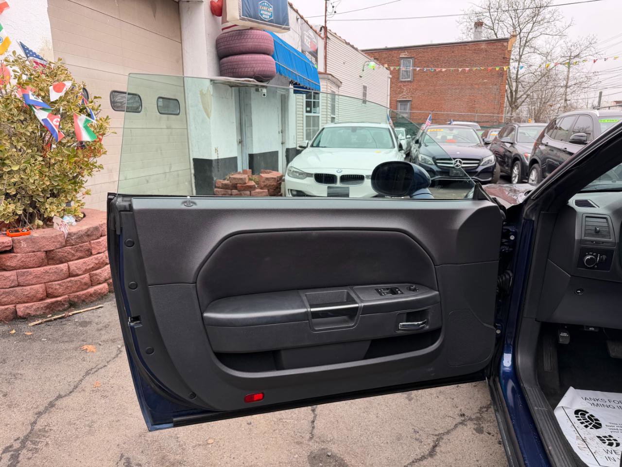 Used 2014 Dodge Challenger SXT image 26