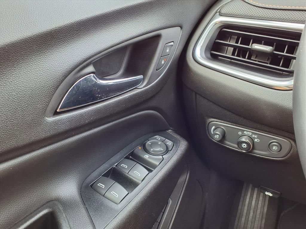 Used 2018 Chevrolet Equinox Premier image 22