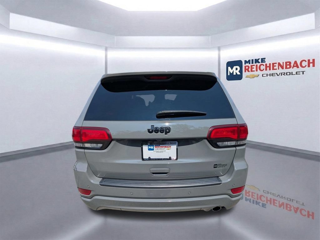 Used 2022 Jeep Grand Cherokee Laredo X RWD image 5