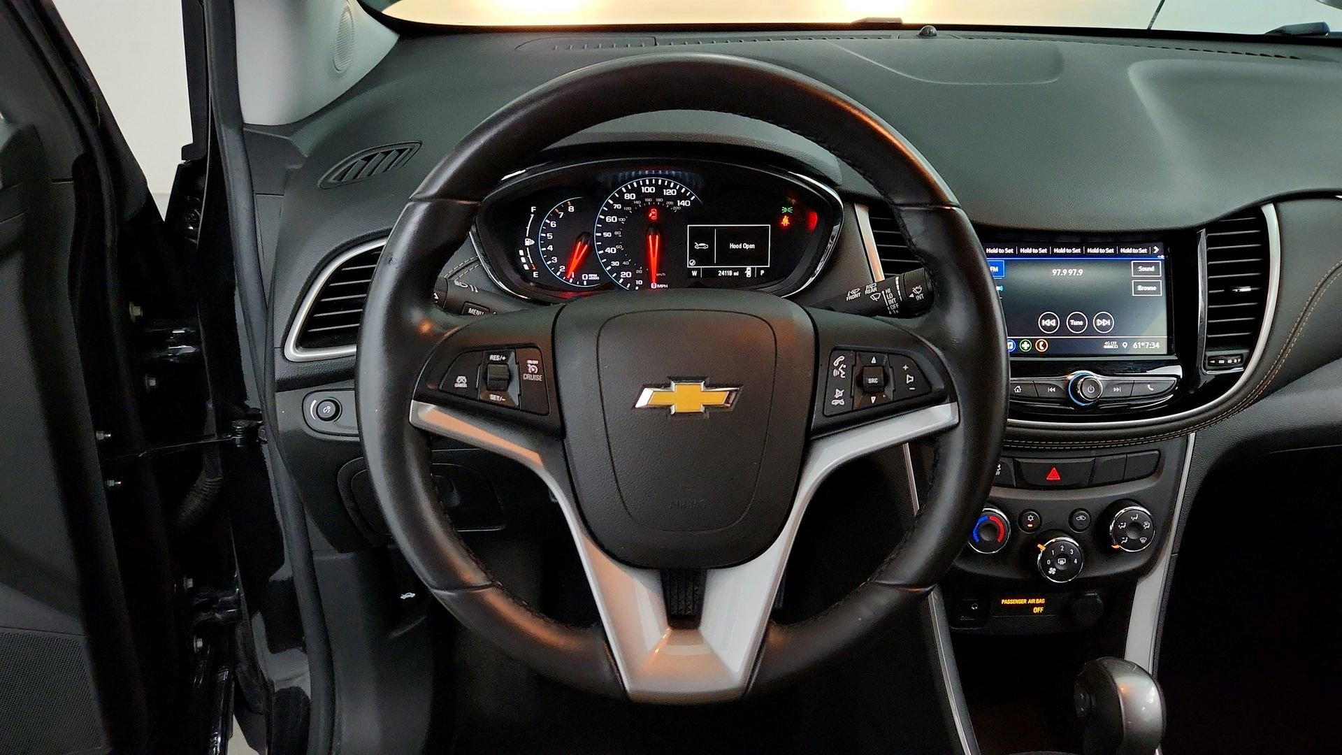 Used 2022 Chevrolet Trax LT w/ Midnight Edition AWD/4WD image 19