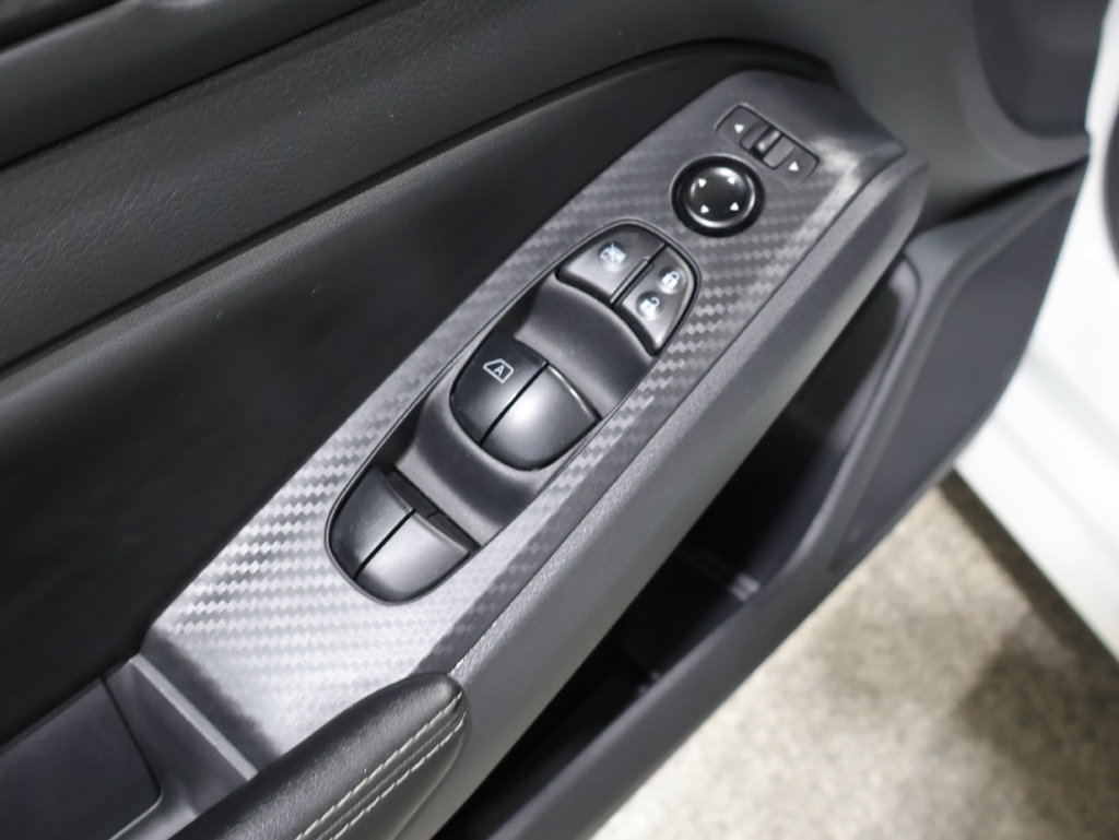 Used 2025 Nissan Altima 2.5 SV FWD image 14