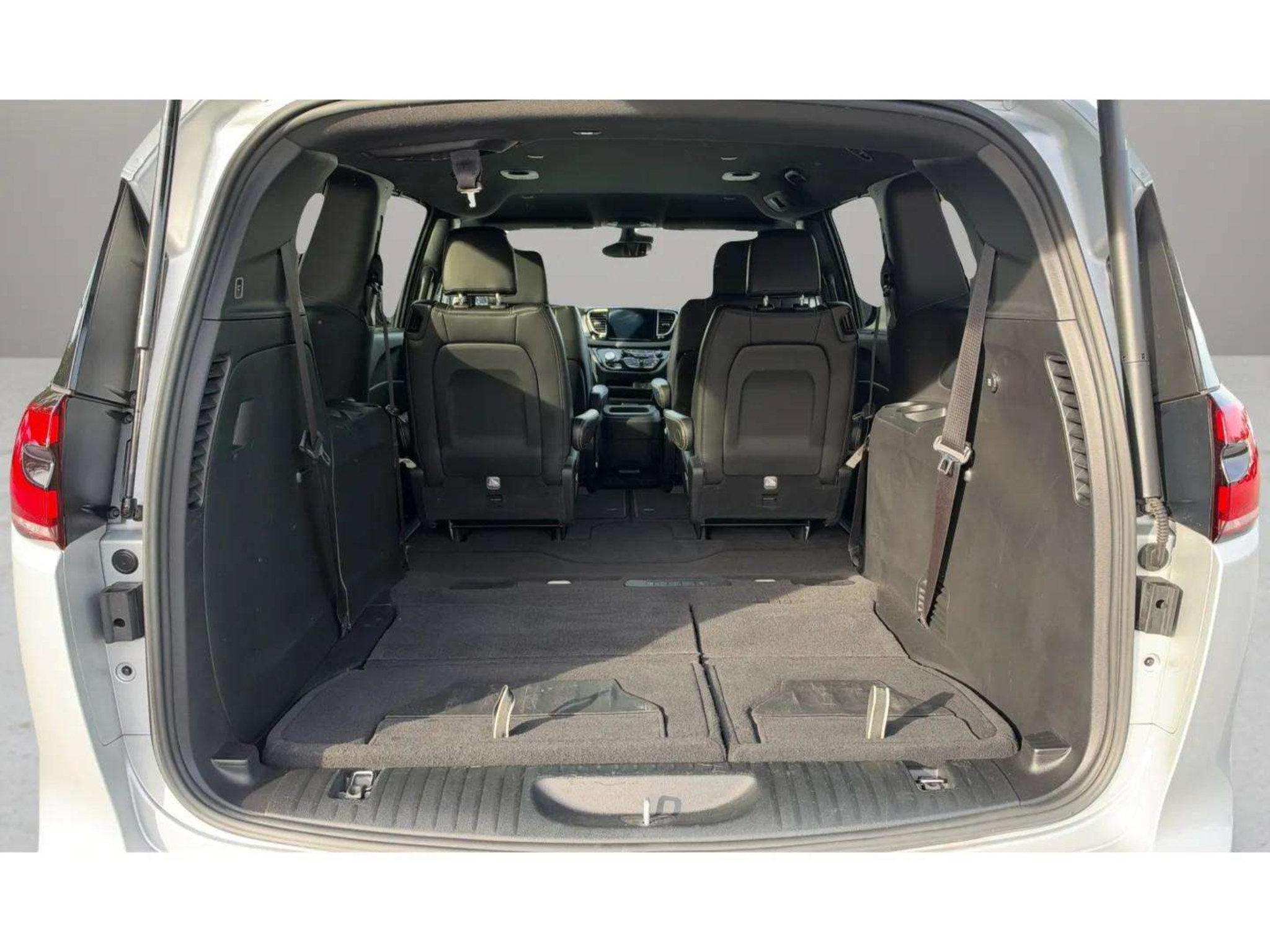 Used 2026 Chrysler Pacifica Select w/ S Appearance Package FWD image 9