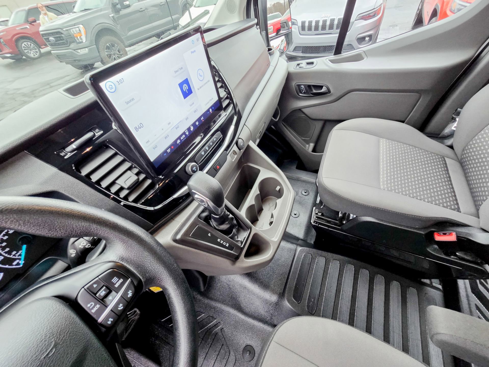 Used 2023 Ford Transit 350 XLT image 21