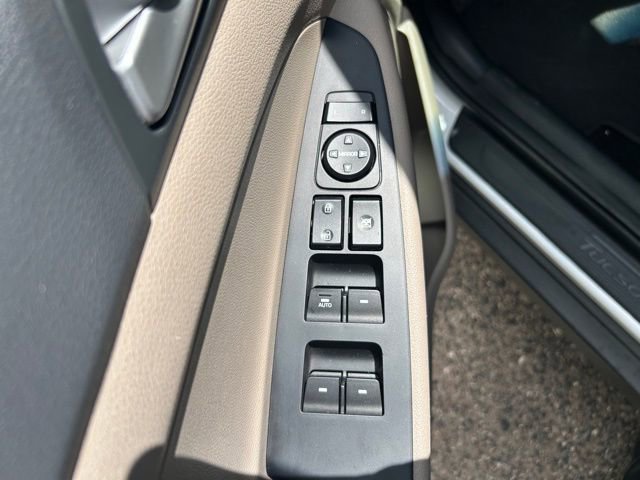 Used 2021 Hyundai Tucson SEL FWD image 16