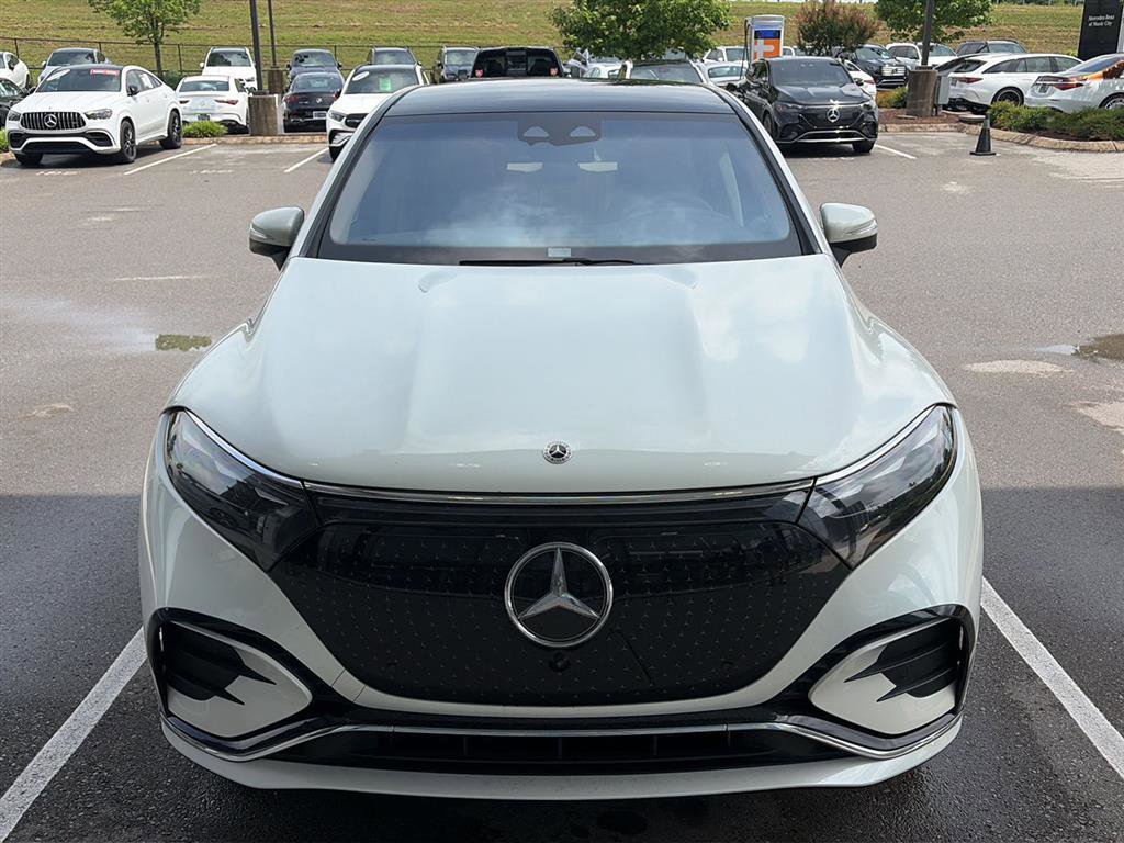 Used 2023 Mercedes-Benz EQS 580 4MATIC SUV image 3