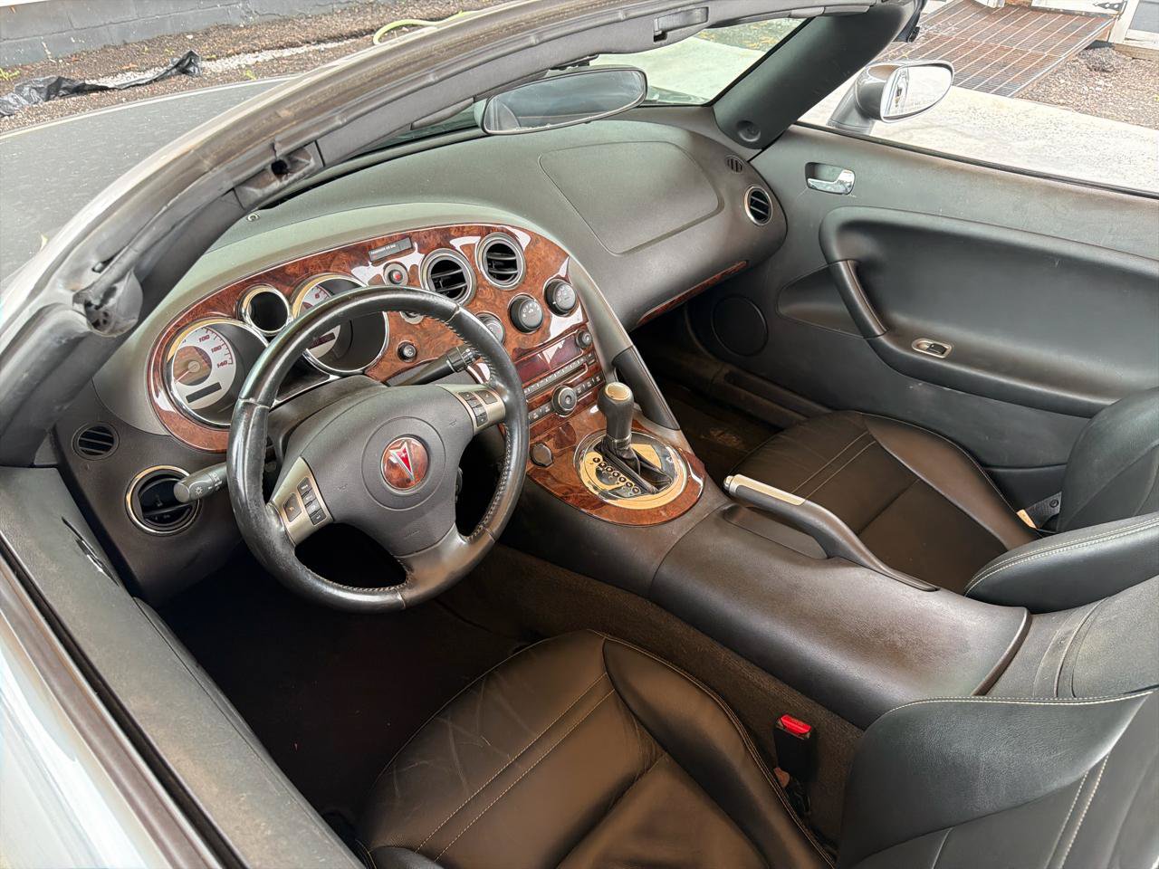 Used 2006 Pontiac Solstice Convertible w/ Premium Package RWD image 11