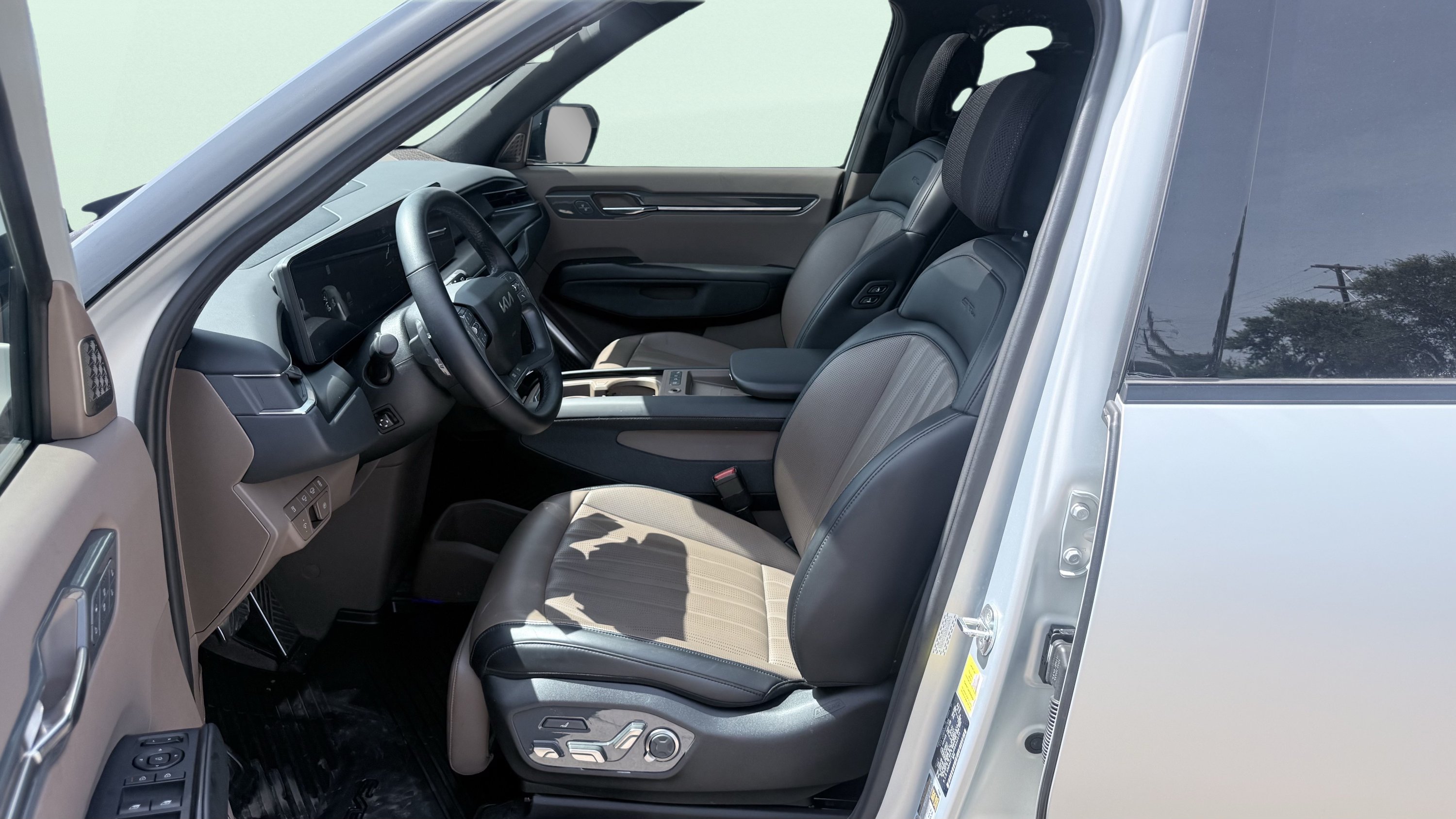 Used 2024 Kia EV9 GT-Line AWD/4WD image 19
