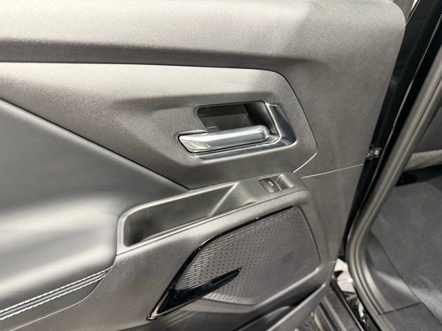 Used 2025 Chevrolet Silverado EV LT image 20