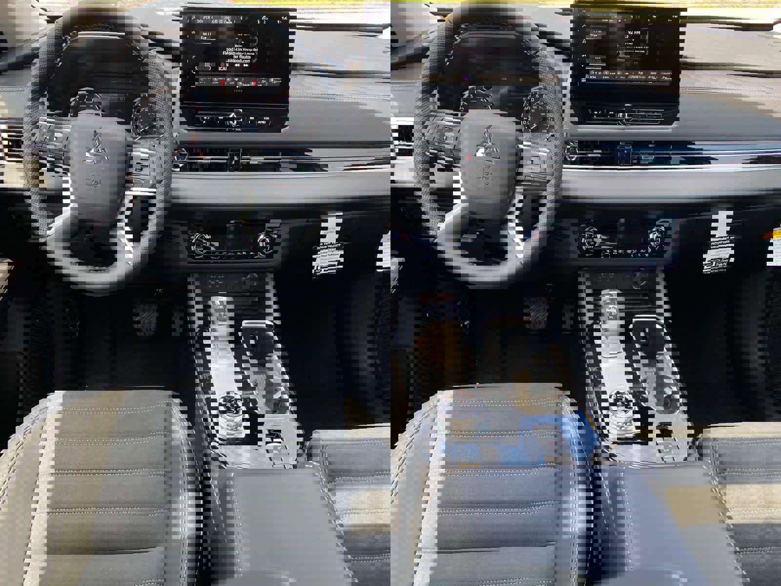 New 2025 Mitsubishi Outlander Trail Edition image 12