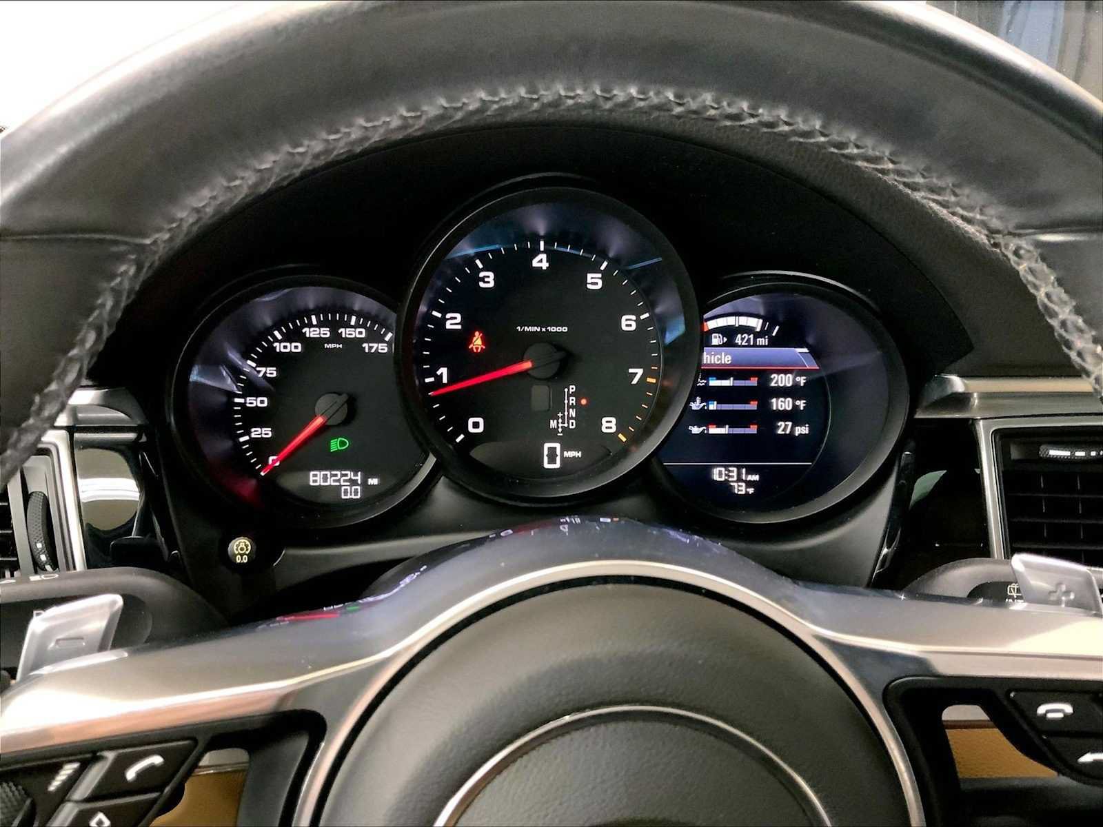 Certified 2018 Porsche Macan AWD/4WD image 29