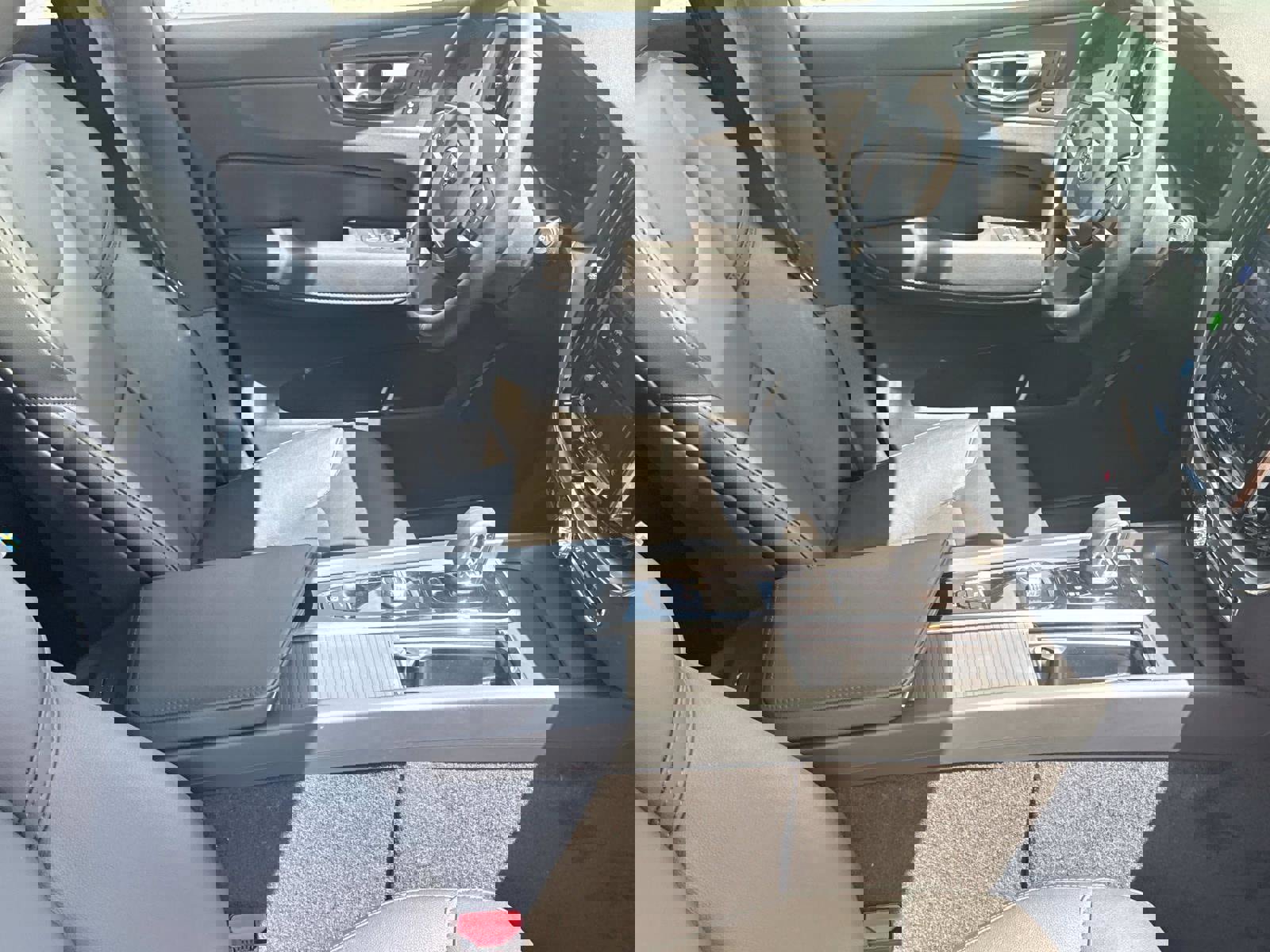 Certified 2025 Volvo XC60 B5 Core w/ Climate Package image 11