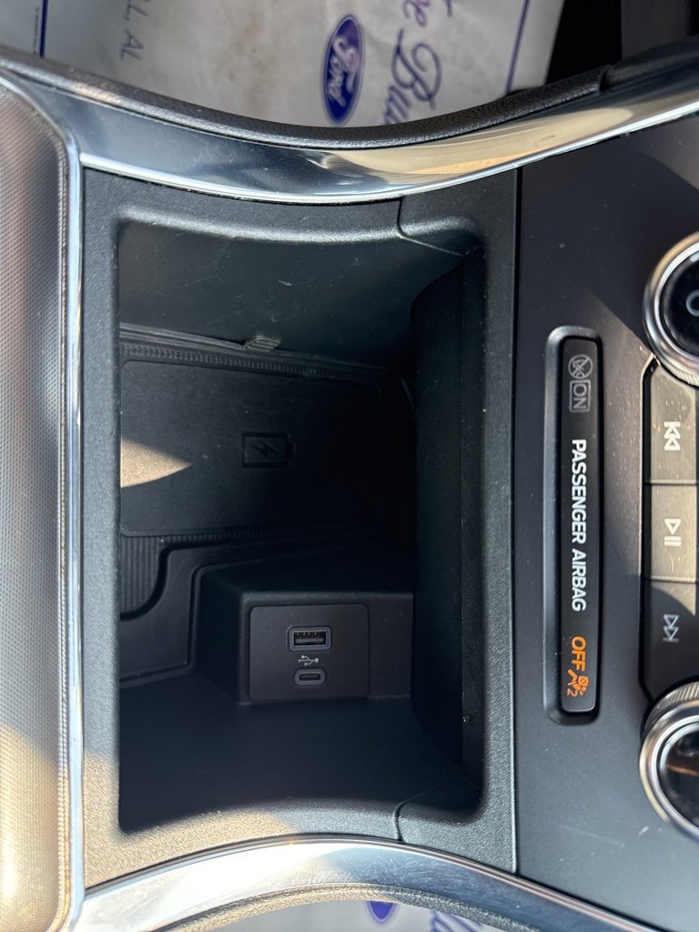 Used 2024 Ford Edge Titanium image 32