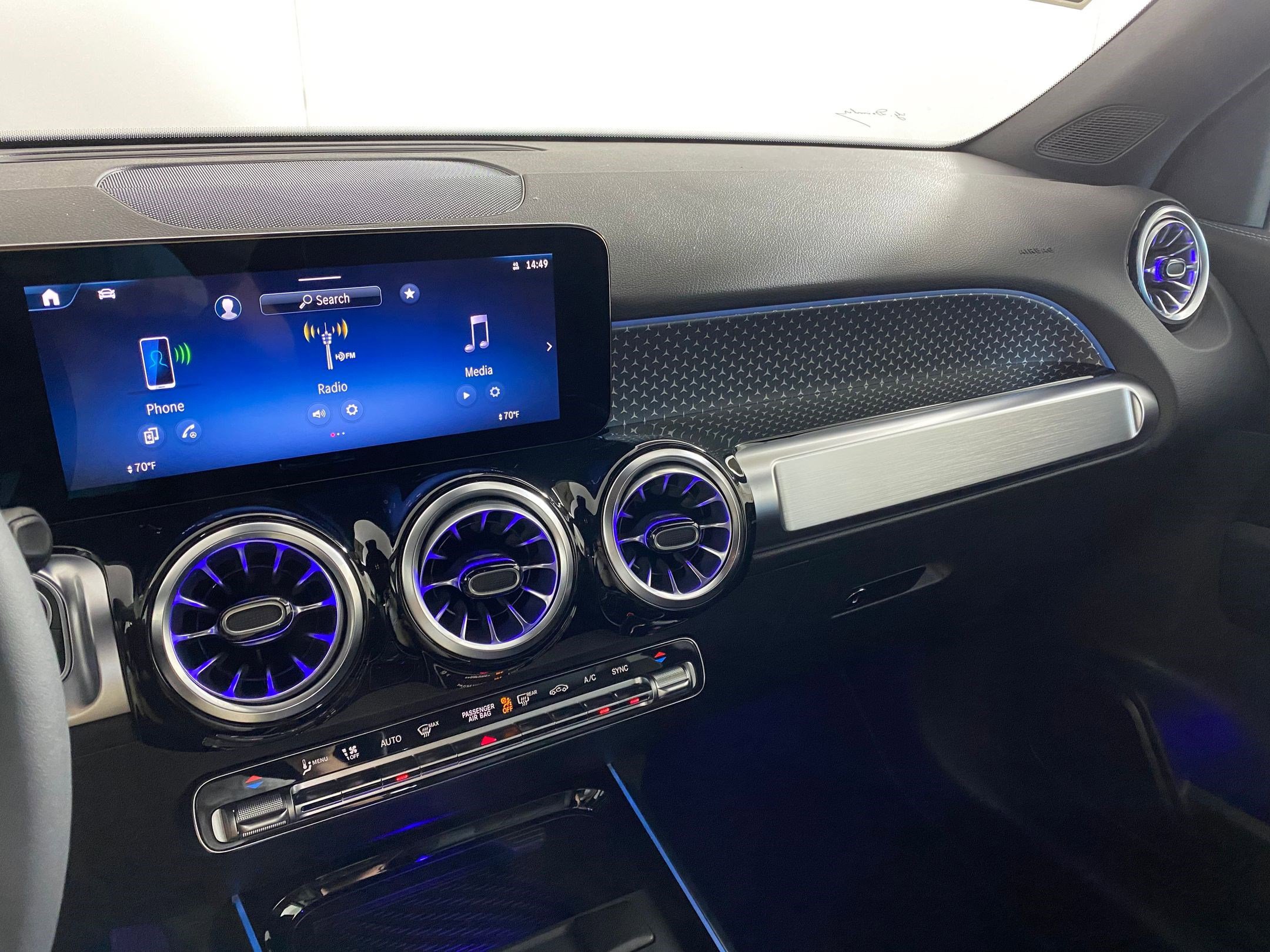 New 2025 Mercedes-Benz GLB 250 4MATIC image 23