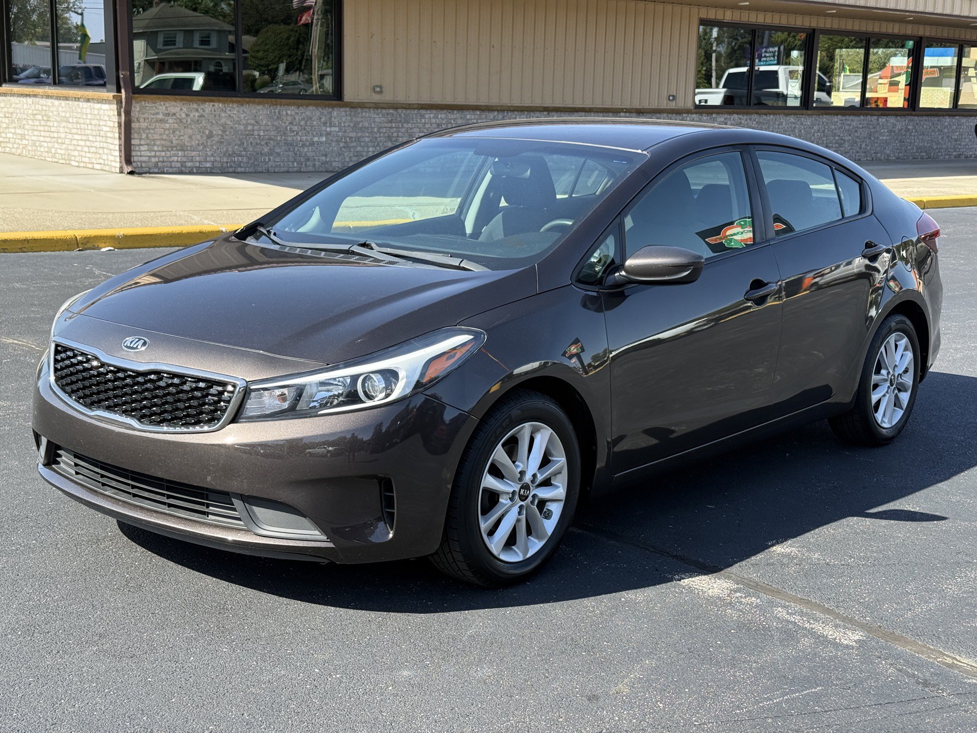 Used 2017 Kia Forte LX w/ LX Popular Package FWD image 4