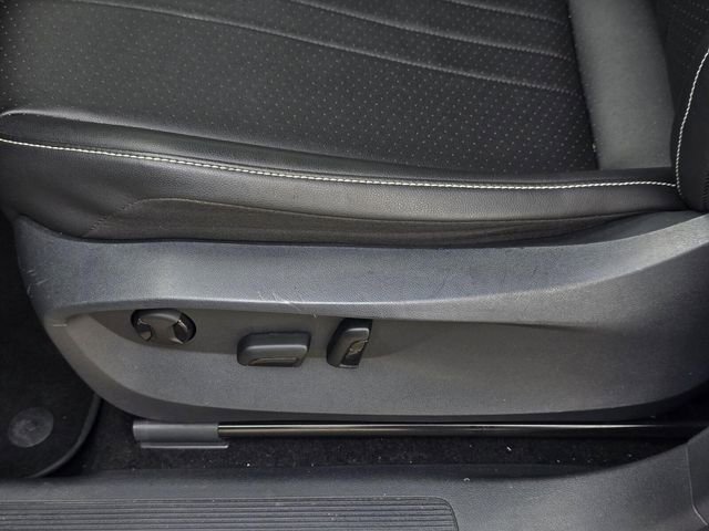 Used 2023 Volkswagen Tiguan SE image 23