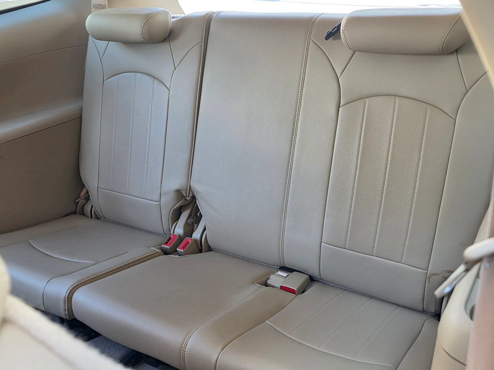 Used 2012 Buick Enclave Premium FWD image 9
