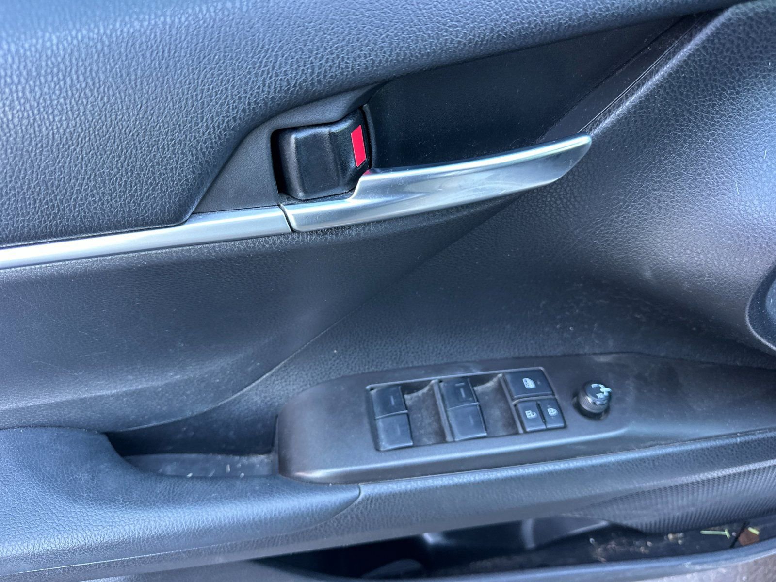 Used 2023 Toyota Camry SE w/ Convenience Package image 10