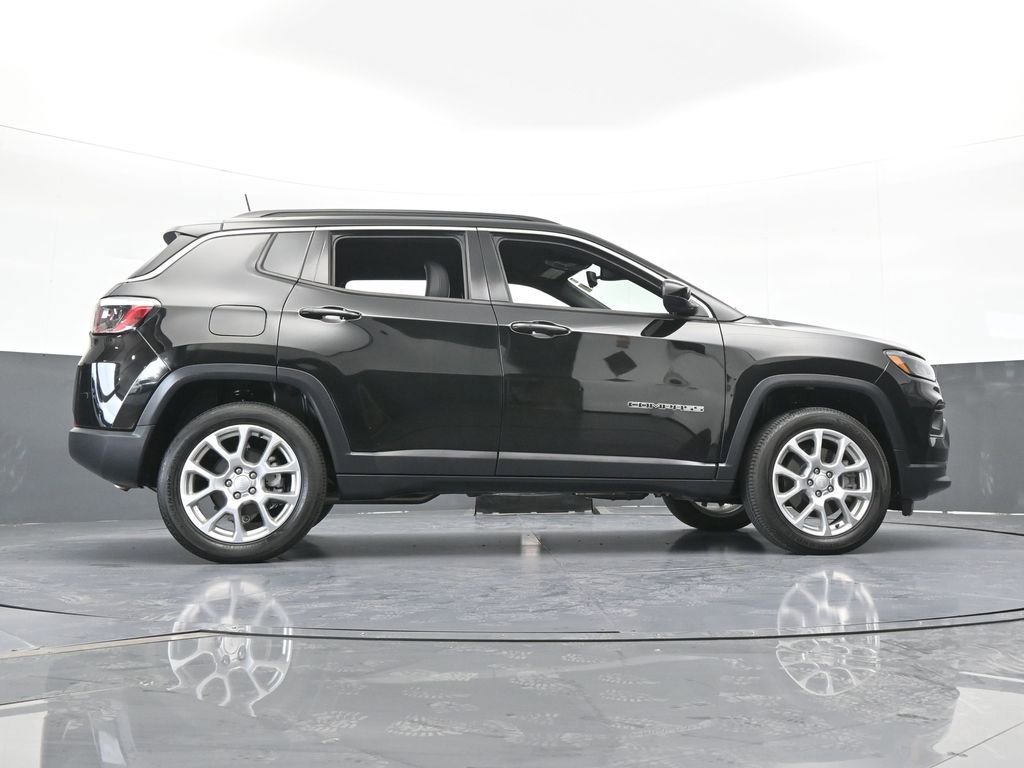 Used 2024 Jeep Compass Latitude image 55