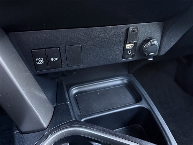 Certified 2018 Toyota RAV4 LE image 31