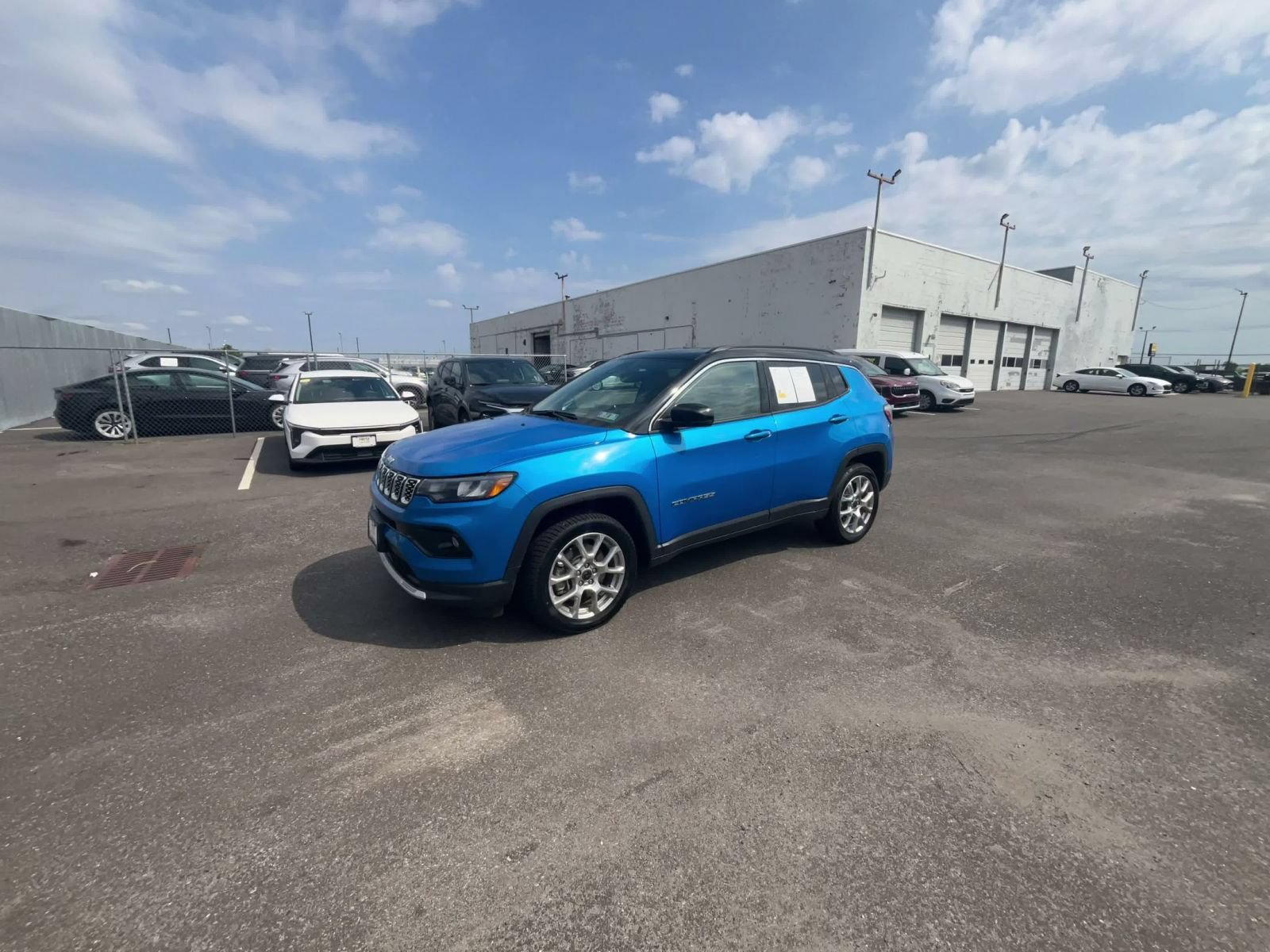 Used 2025 Jeep Compass Limited AWD/4WD image 8
