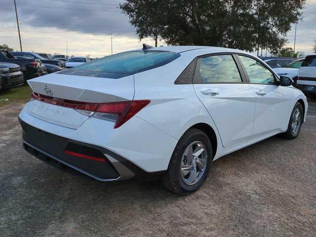 New 2026 Hyundai Elantra SE FWD image 5