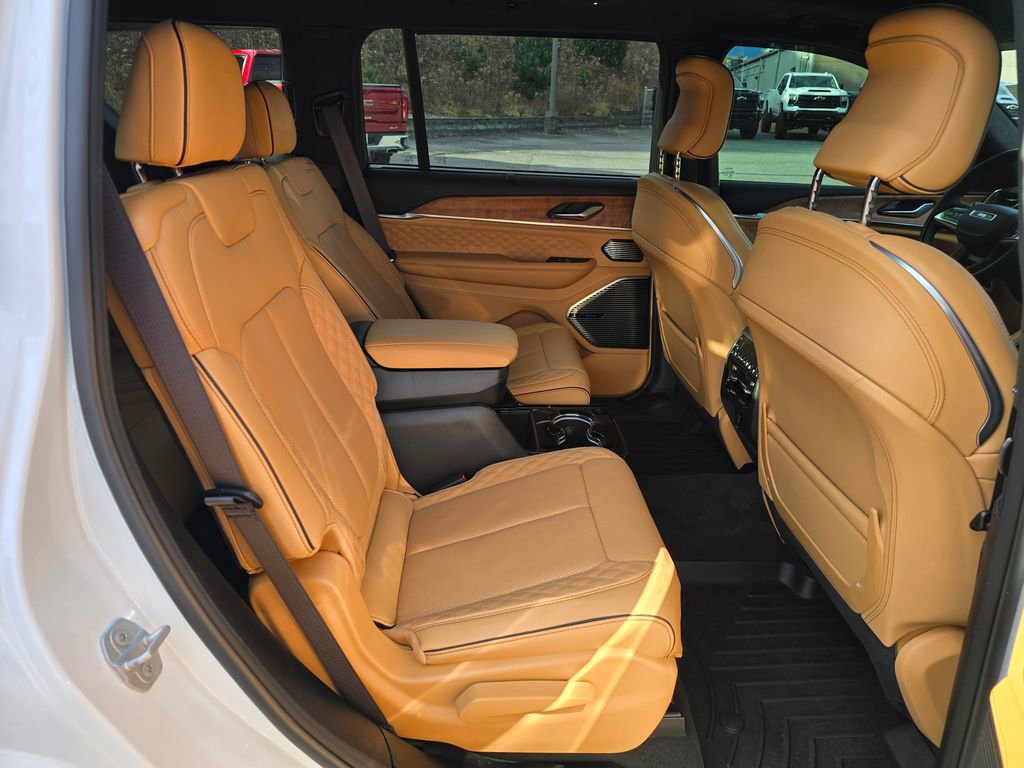 Used 2025 Jeep Grand Cherokee L Summit image 28