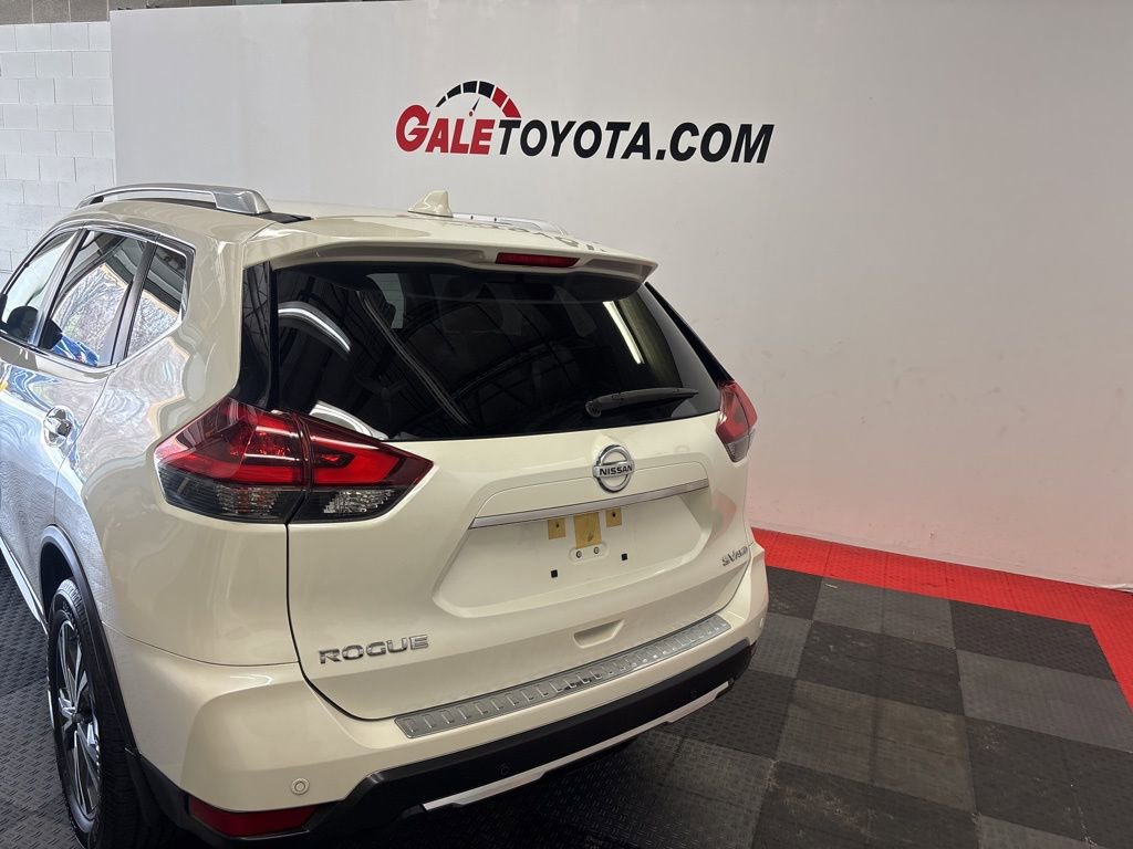 Used 2019 Nissan Rogue SV w/ Premium Package image 10