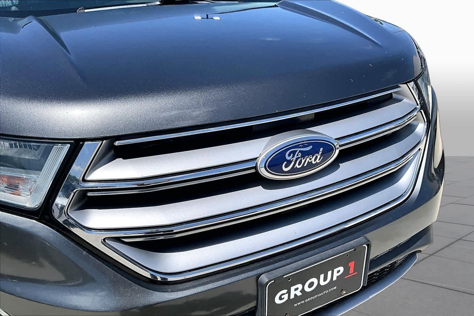 Used 2016 Ford Edge Titanium FWD image 27