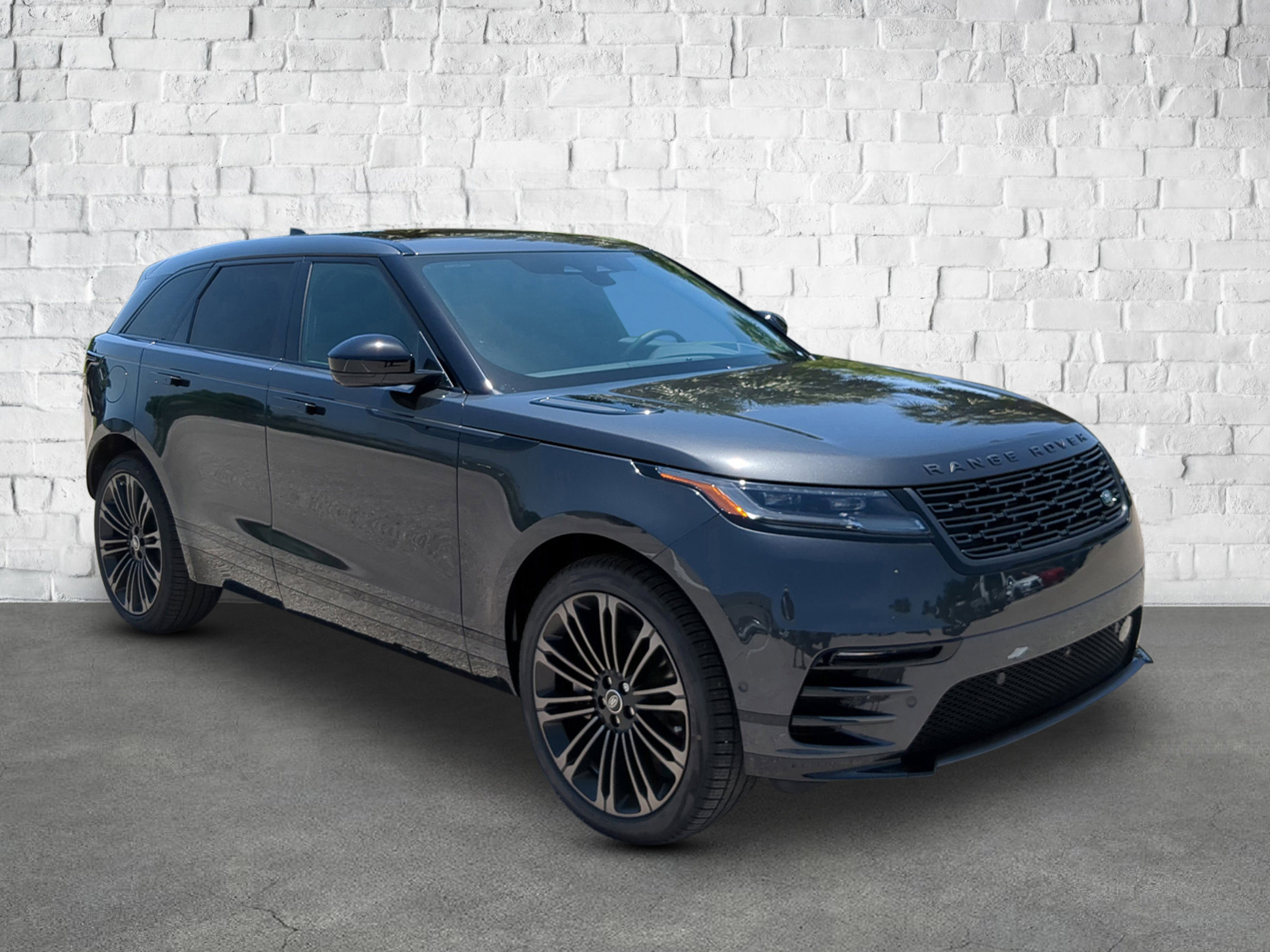 New 2026 Land Rover Range Rover Velar Dynamic SE image 8