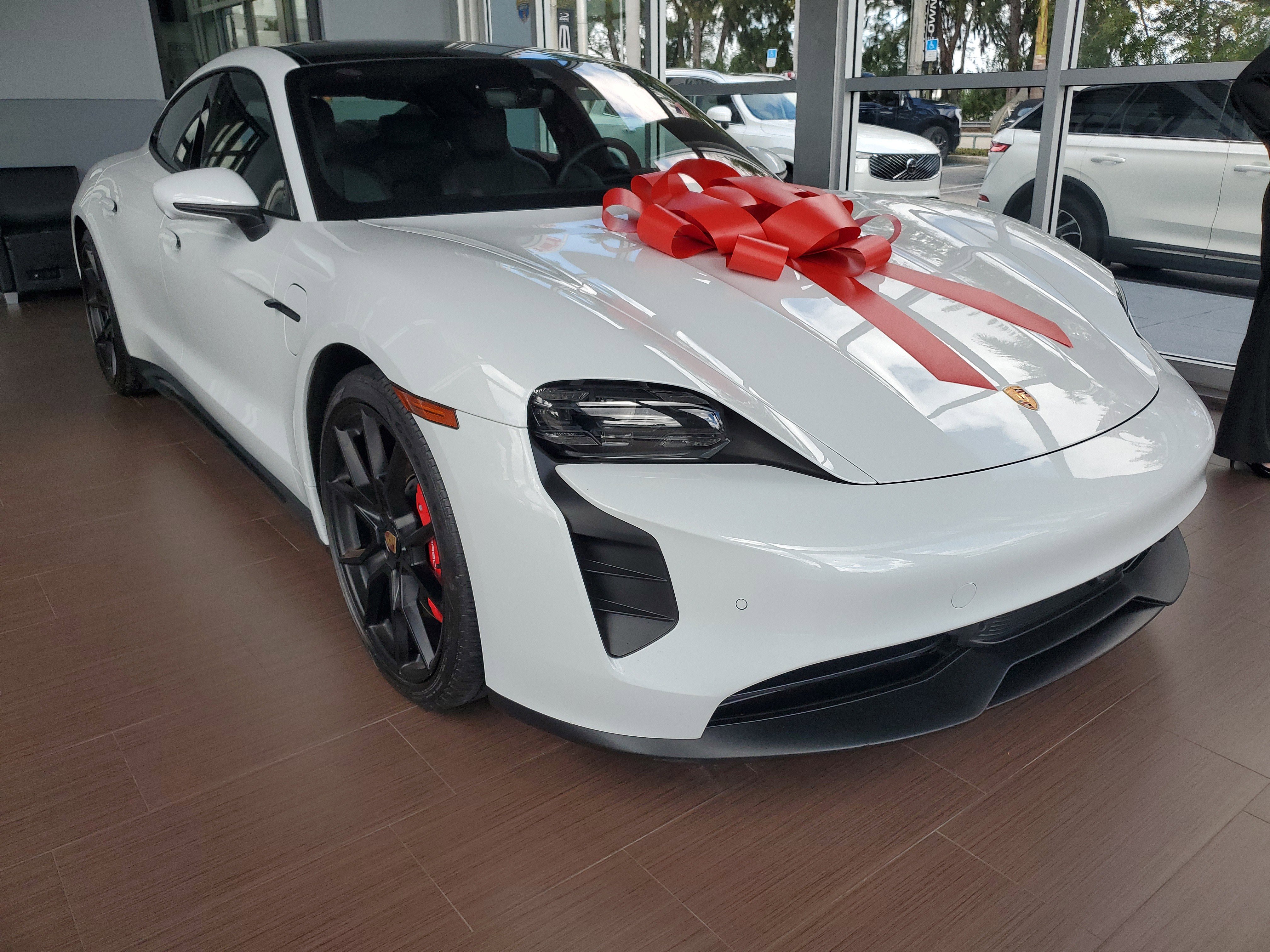 Used 2022 Porsche Taycan GTS image 29