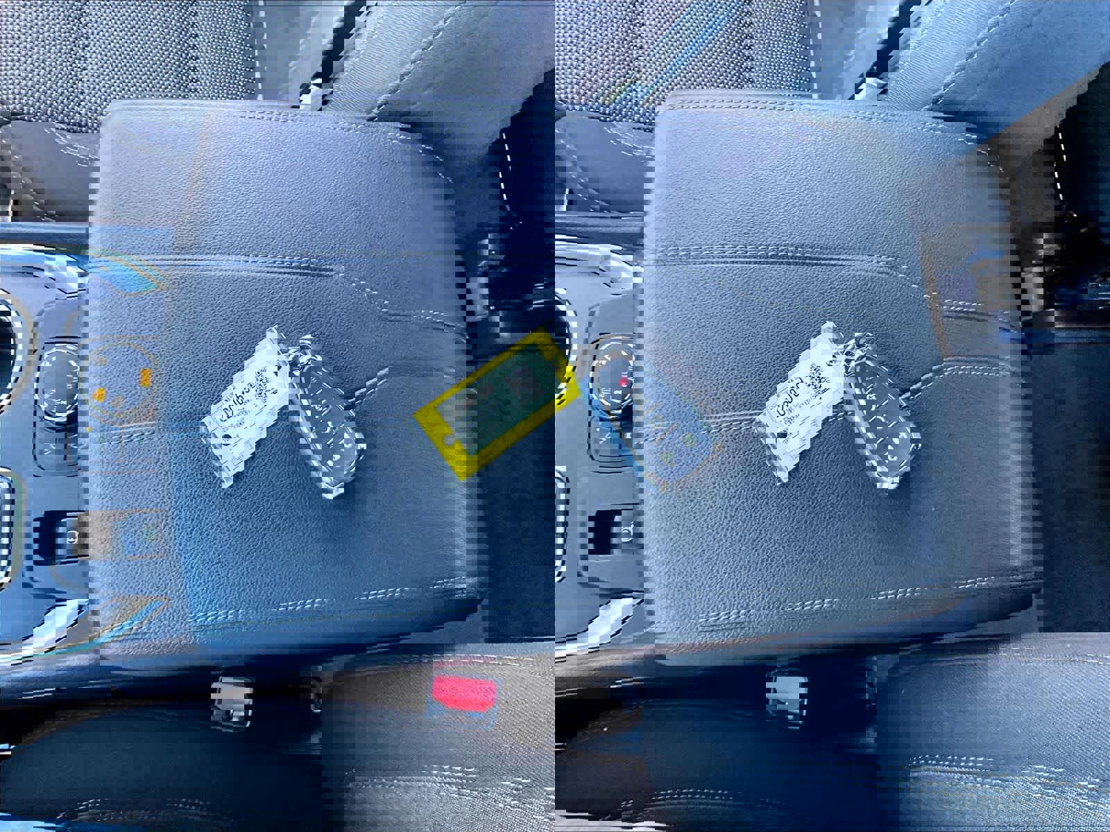 Used 2023 Chevrolet Traverse LT image 32