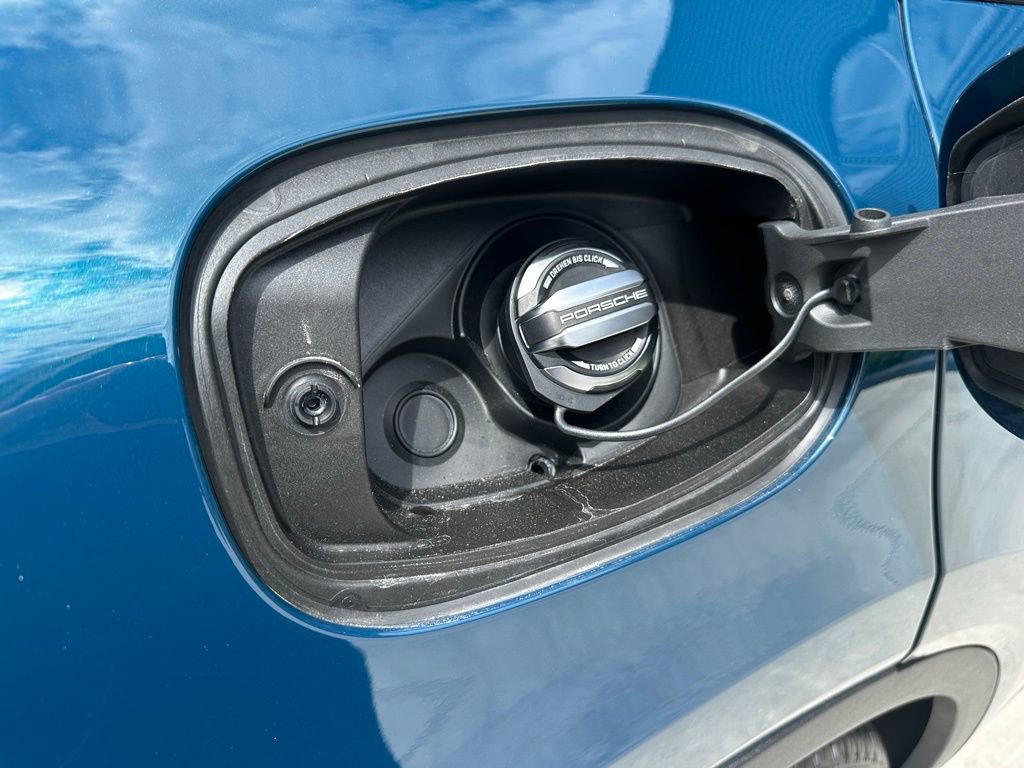 Certified 2025 Porsche Cayenne E-Hybrid AWD/4WD image 43