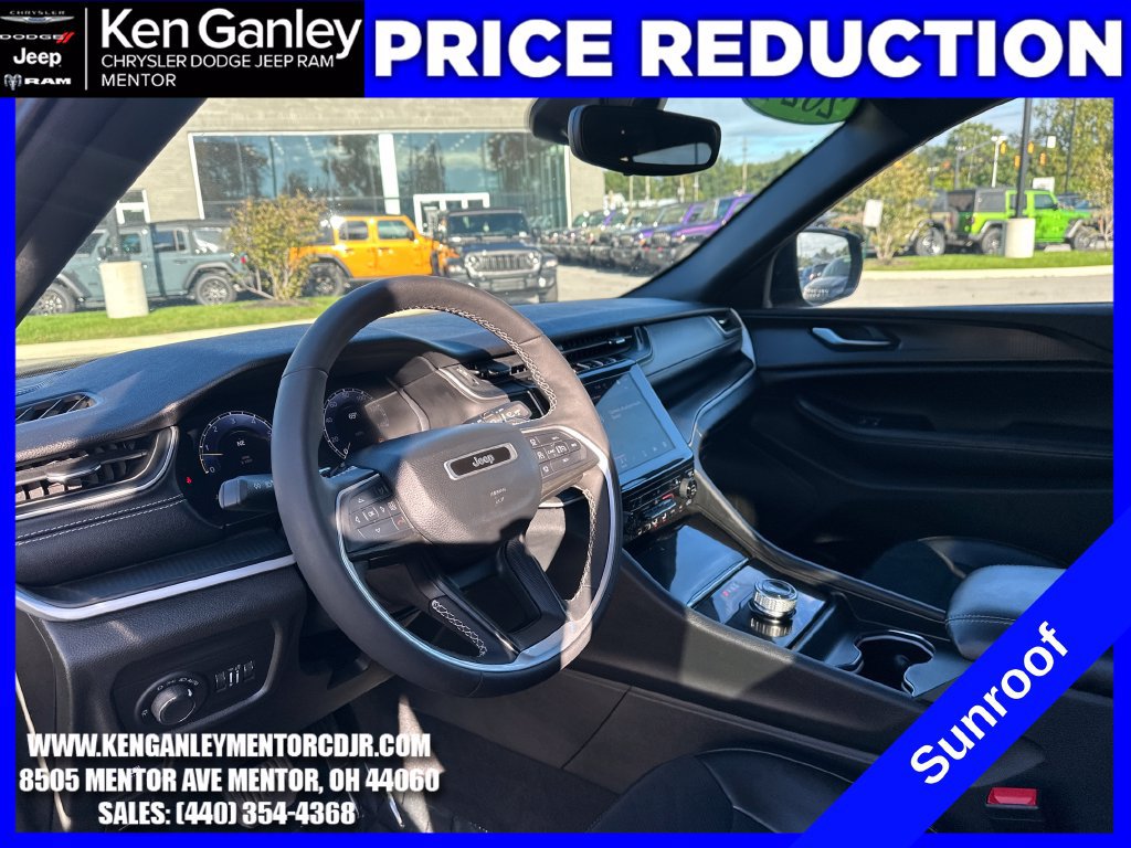 Used 2024 Jeep Grand Cherokee Altitude AWD/4WD image 21