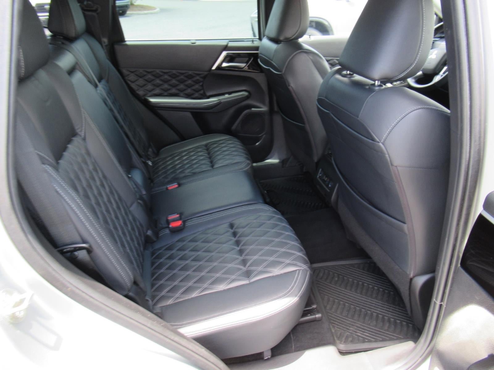 Used 2023 Mitsubishi Outlander SEL FWD image 28