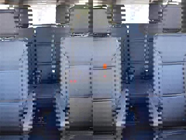 Used 2023 Chevrolet Suburban Z71 image 33