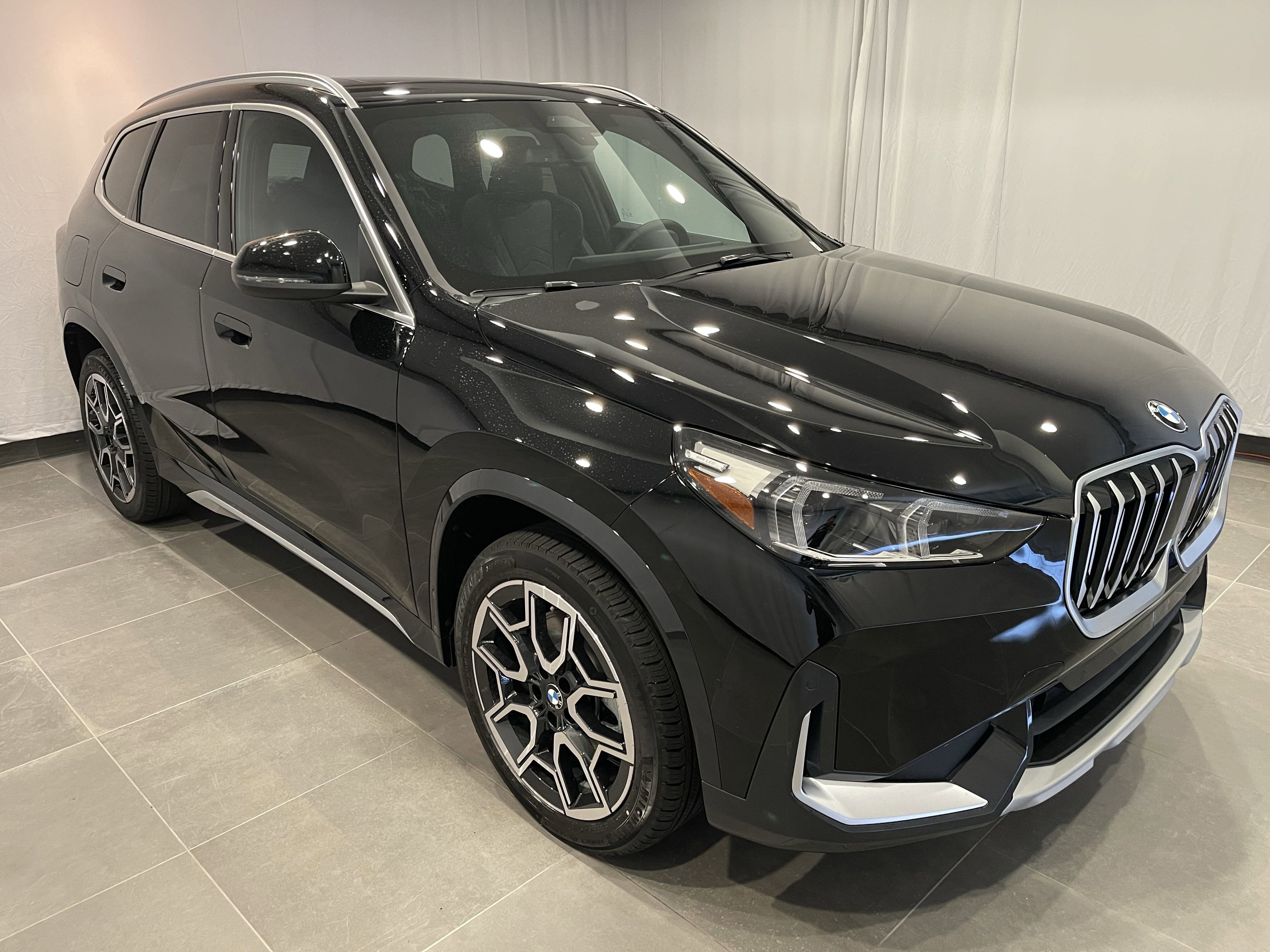 Used 2025 BMW X1 xDrive28i w/ Convenience Package image 3