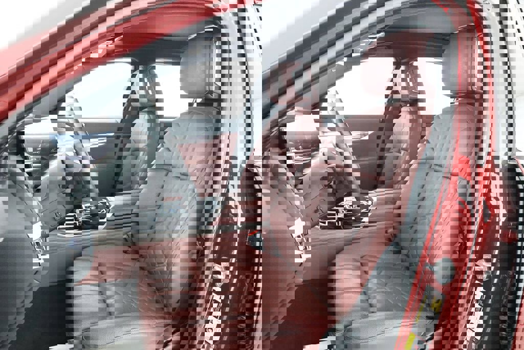 Used 2024 BMW i7 eDrive50 image 21