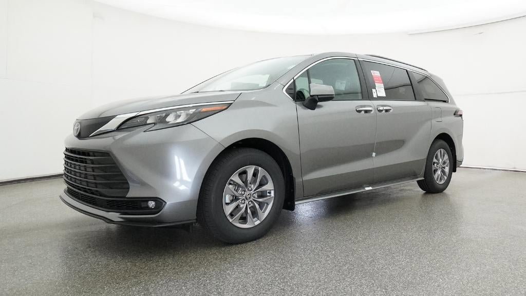New 2026 Toyota Sienna XLE FWD image 17