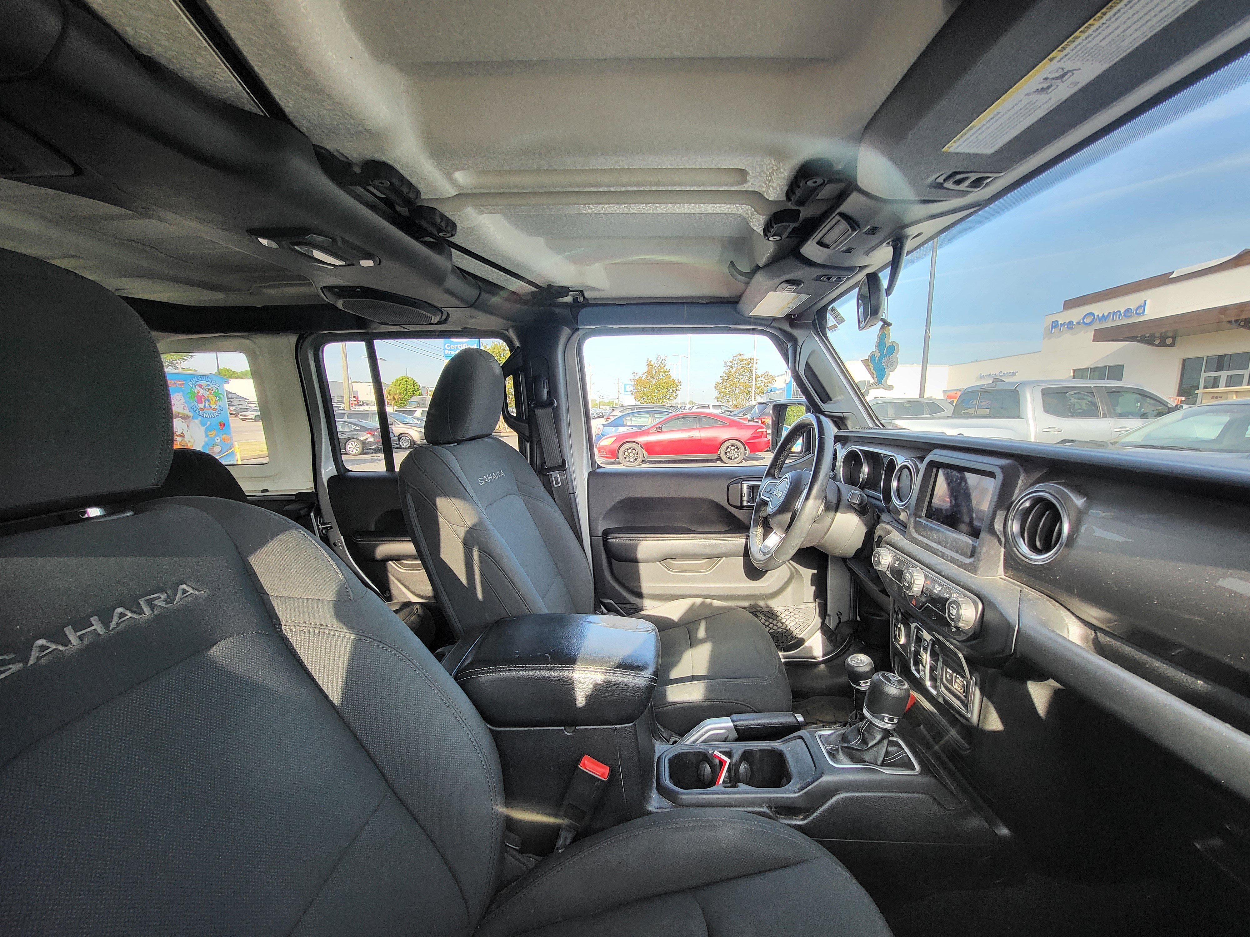 Used 2018 Jeep Wrangler Unlimited Sahara image 8