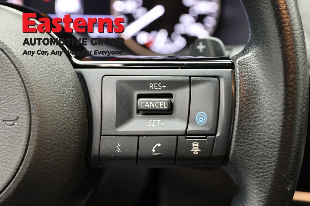 Used 2023 Nissan Rogue SV AWD/4WD image 15