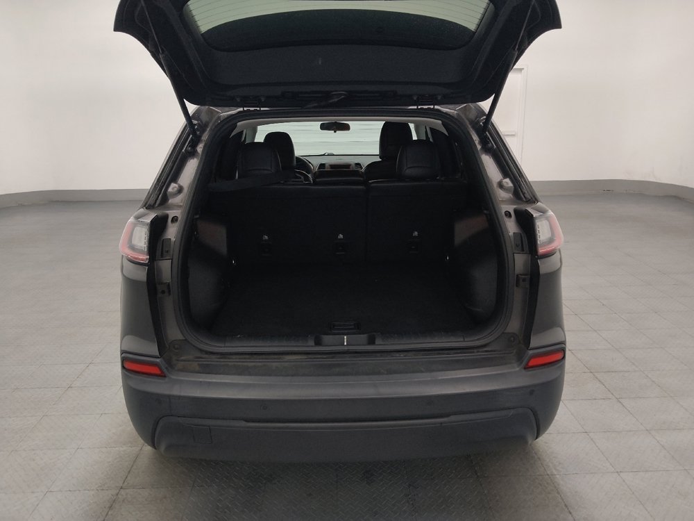 Used 2019 Jeep Cherokee Latitude Plus FWD image 29
