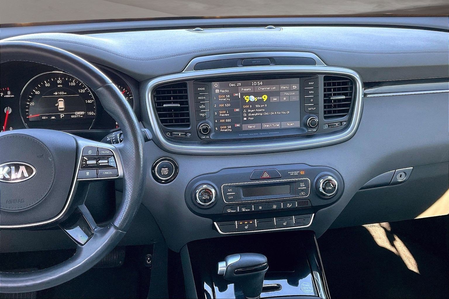 Used 2019 Kia Sorento SX image 9