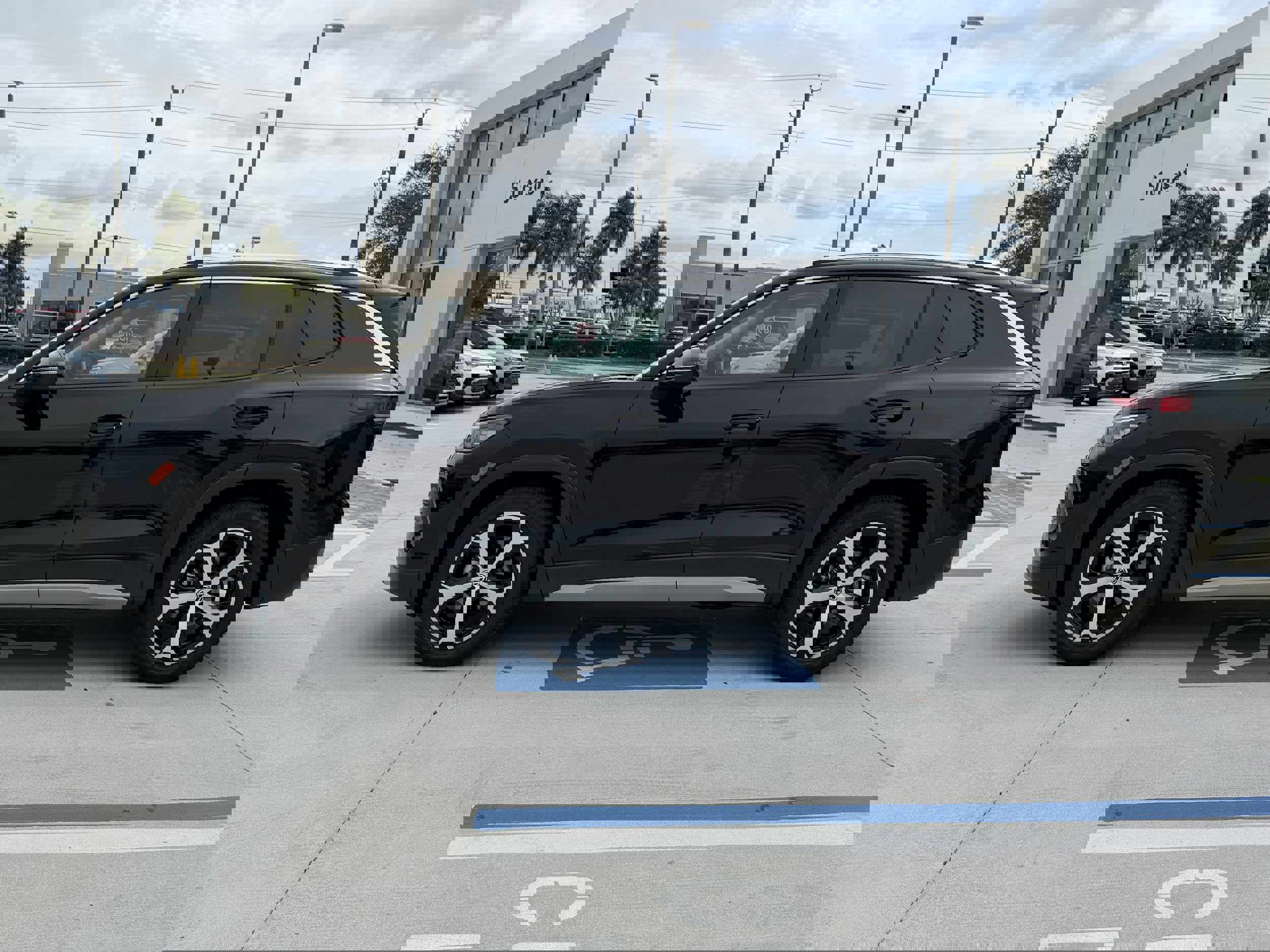 New 2026 Volkswagen Tiguan SE image 6