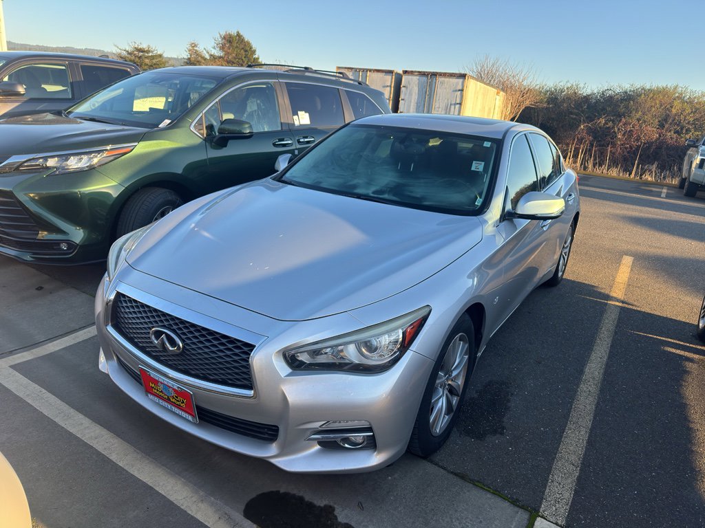 Used 2015 INFINITI Q50 Premium w/ Navigation Package image 2